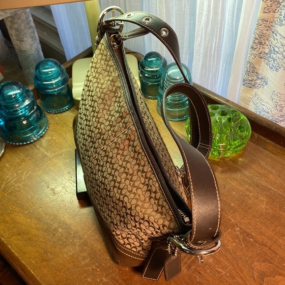 Brown Coach Signature Hobo Bag No. G0785-10945 adjustable strap - Picture 5 of 16